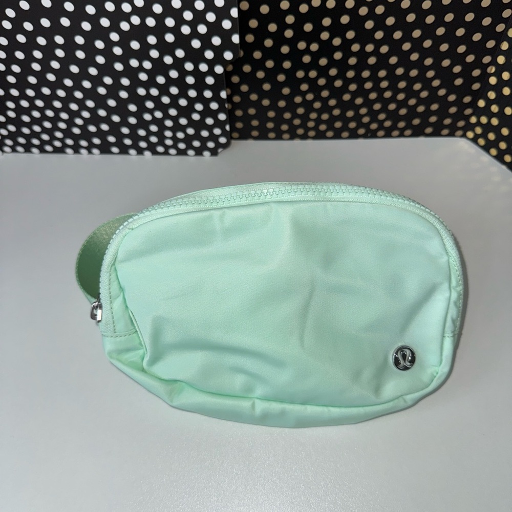 Lululemon Everywhere Belt Bag in Mint Moment